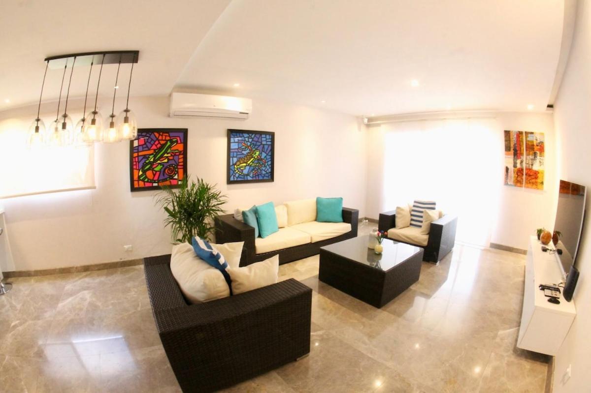 פאלם ביץ' Eagle Beach Luxury House, Walking Distance To The Beach מראה חיצוני תמונה