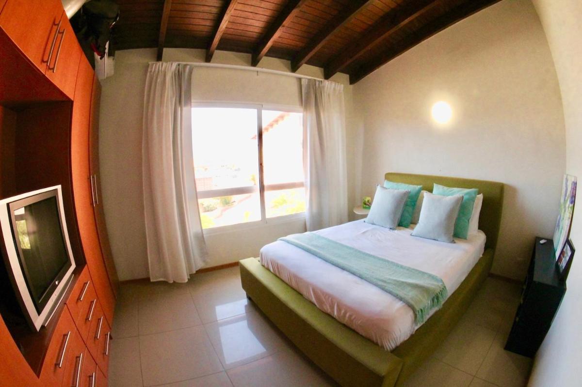 פאלם ביץ' Eagle Beach Luxury House, Walking Distance To The Beach מראה חיצוני תמונה