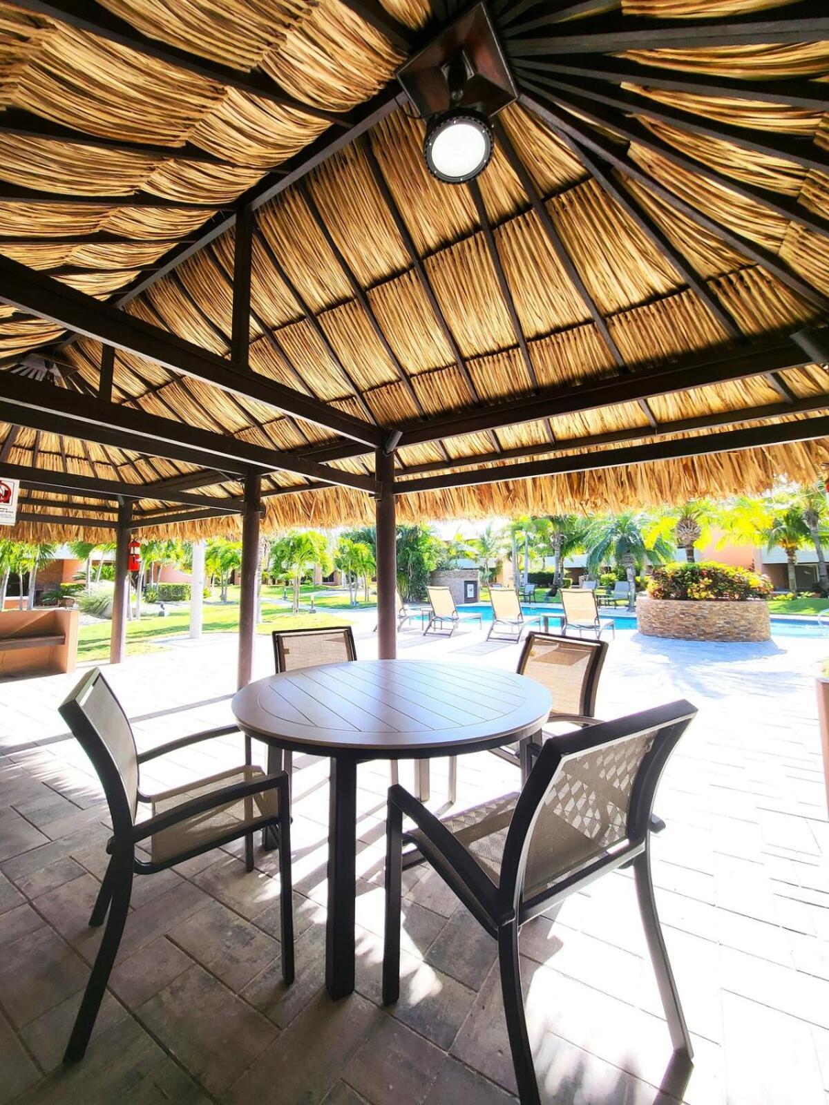 פאלם ביץ' Eagle Beach Luxury House, Walking Distance To The Beach מראה חיצוני תמונה