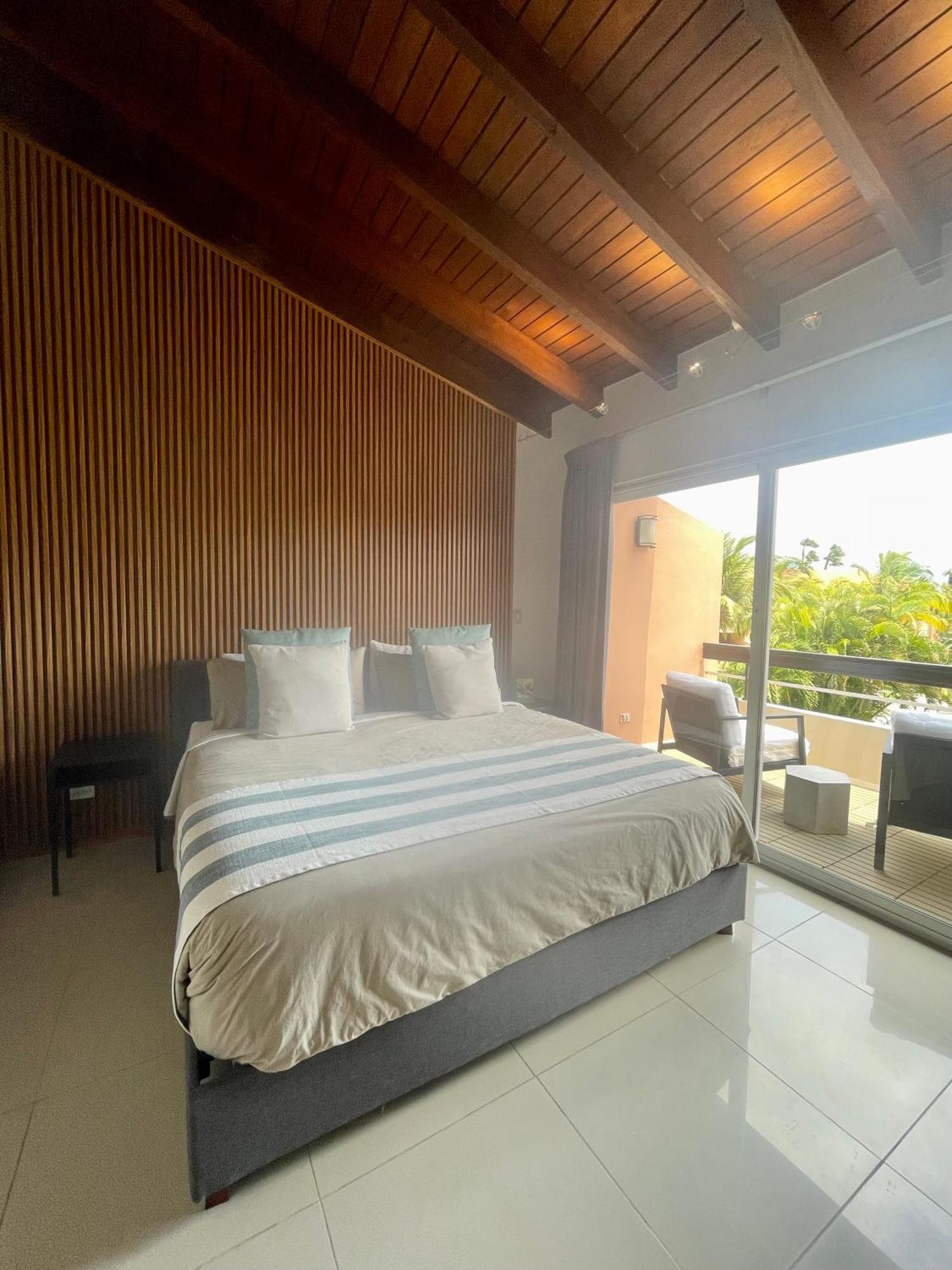 פאלם ביץ' Eagle Beach Luxury House, Walking Distance To The Beach מראה חיצוני תמונה